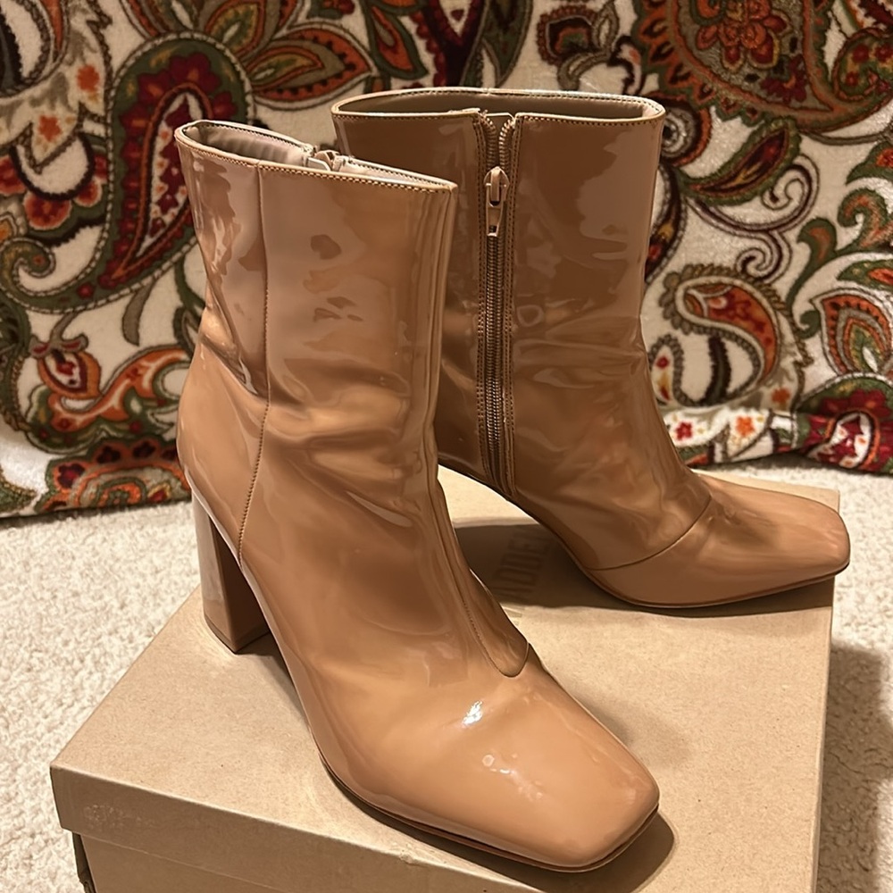 Steve Madden Taryn Camel Patent Block Heel Ankle … - image 2